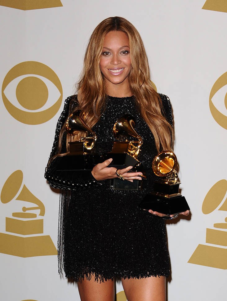 beyonce-grammys-09feb15-33.jpg