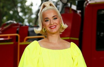 Η Katy Perry εμφανίστηκε στο «American Idol» ντυμένη ως αντισηπτικό!