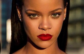 Η Rihanna εμφανίστηκε με μώλωπες στο πρόσωπο