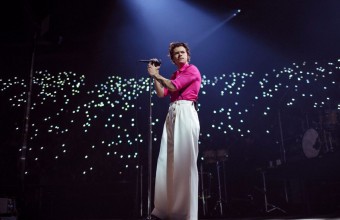 Θαυμάστρια του Harry Styles καταγγέλλει ότι καταπλακώθηκε από το πλήθος σε συναυλία του τραγουδιστή!