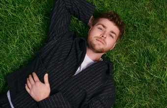 Alex Warren: «Όταν γράψαμε το “Ordinary” το μισούσα» 