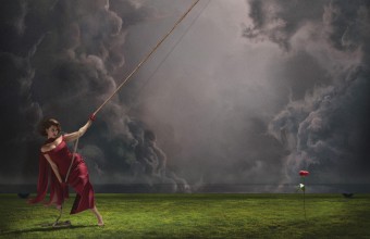 H RAYE ανακοίνωσε το νέο της album "This Music May Contain Hope"