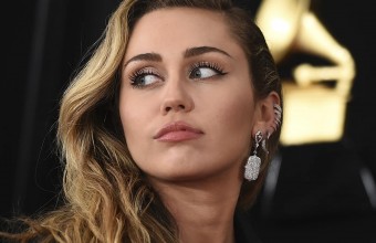 Η Miley Cyrus ετοιμάζει το δέκατο άλμπουμ της με έμπνευση από την αυτοαγάπη και τον Maxx Morando