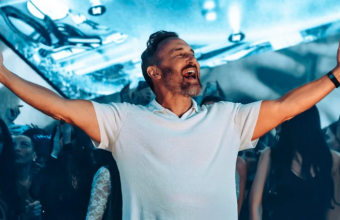 Ο David Guetta γράφει ιστορία ως ο κορυφαίος DJ στον κόσμο για έκτη φορά