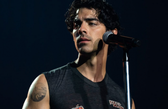 Ο Joe Jonas αποκαλύπτει πώς η αποτυχία του «Fastlife» τον οδήγησε στην ψυχοθεραπεία