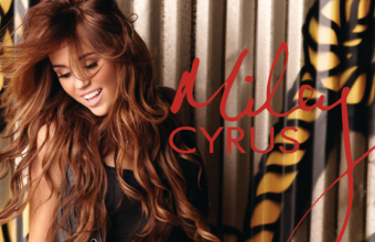 Miley Cyrus: Το «Party In The U.S.A.» κάνει δυναμικό comeback στα βρετανικά charts χάρη στο βινύλιο