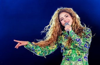 Shakira και FIFA ενώνουν δυνάμεις για τα παιδιά της Βενεζουέλας με δωρεά 500.000 δολαρίων