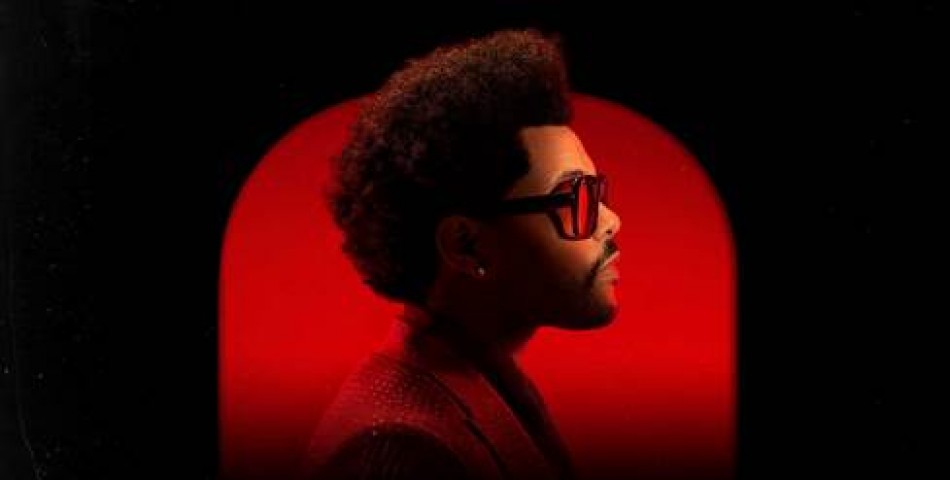 Το "Blinding Lights" στο Top 10 του Billboard για ένα χρόνο!