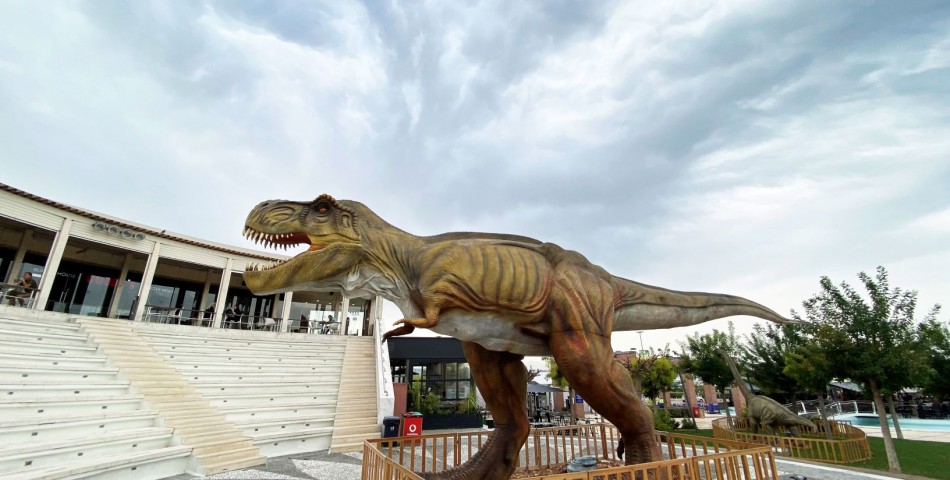 Surviving Dinosaurs @ Mediterranean Cosmos
