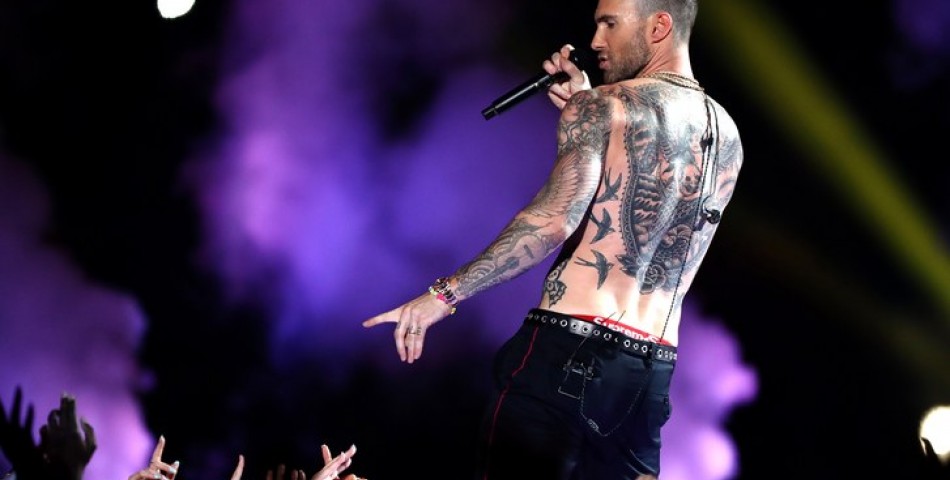 Δείτε την εκρηκτική εμφάνιση των Maroon 5 στο "Super Bowl" 
