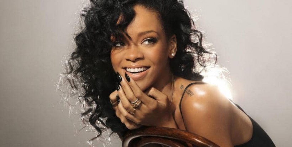 H Rihanna είναι η πλουσιότερη τραγουδίστρια του κόσμου 