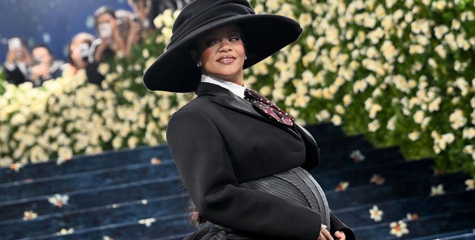 Η Rihanna αποκάλυψε την τρίτη της εγκυμοσύνη στο Met Gala 2025
