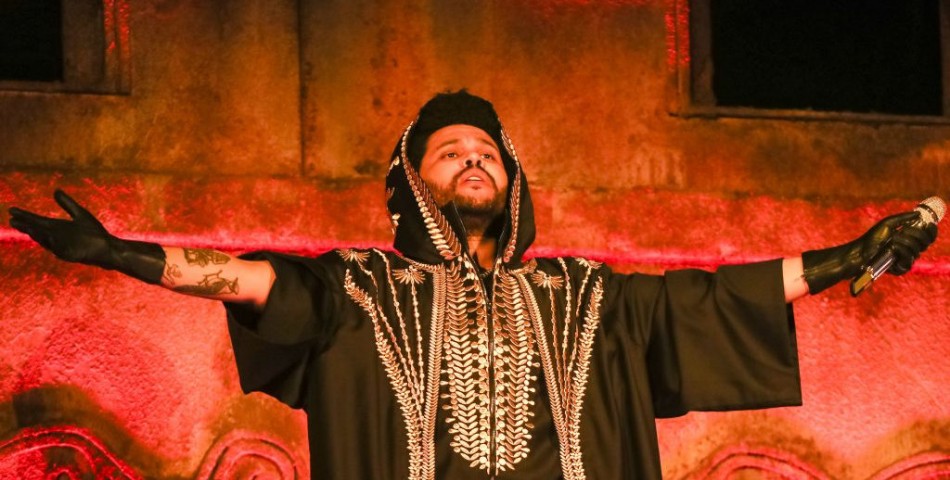 Ο The Weeknd και η Anitta ανακοινώνουν την άφιξη του «μωρού» τους