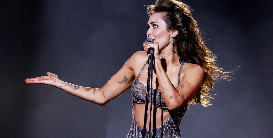 Miley Cyrus: Το «Flowers» είναι το single με τις περισσότερες πωλήσεις παγκοσμίως το 2023