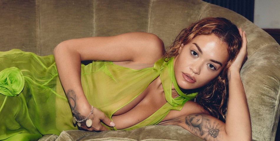 Η Rita Ora κυκλοφορεί το single «Prasing You» και ανακοινώνει νέο άλμπουμ