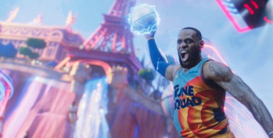 Space Jam 2: Στο νέο trailer o ΛεΜπρον καλείται να σώσει τον Μπαγκς Μπάνι (και όχι μόνο)