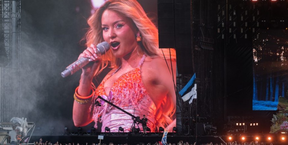 Zara Larsson: Η συγκινητική συνάντηση με νέους που έδωσαν μάχη με τον καρκίνο στο Sziget