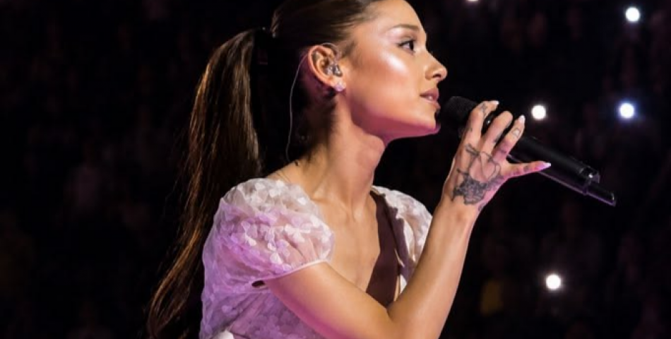 Η Ariana Grande κυκλοφορεί ολόκληρο το «Petal» ζωντανά λίγο μετά το τέλος του Eternal Sunshine Tour