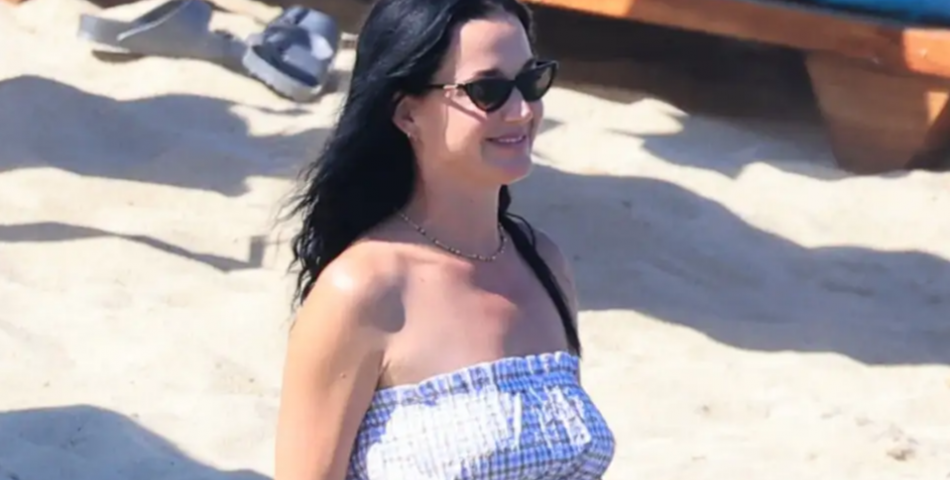Katy Perry: Νέες φωτογραφίες από τις καλοκαιρινές διακοπές της στη Μύκονο