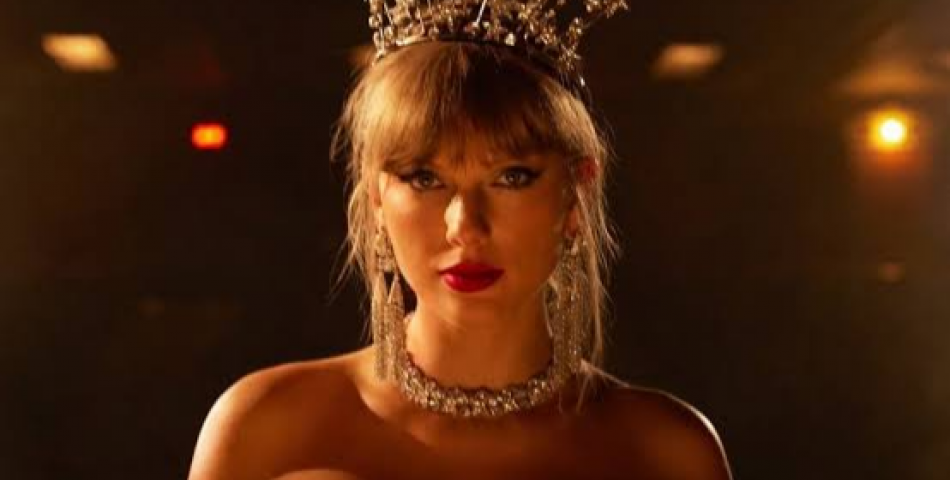 Taylor Swift: Το «The Life Of A Showgirl» επέστρεψε στην κορυφή του Billboard 200 με την deluxe εκδοχή του