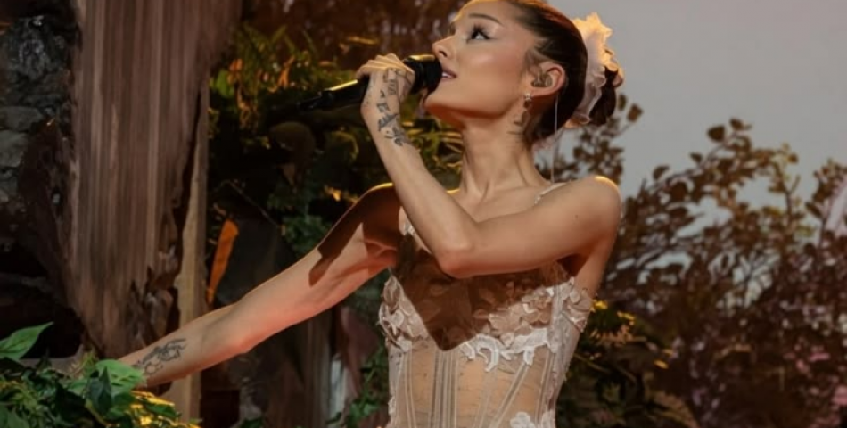 Η Ariana Grande κάνει παύση από τη δημοσιότητα μετά το τέλος της περιοδείας της