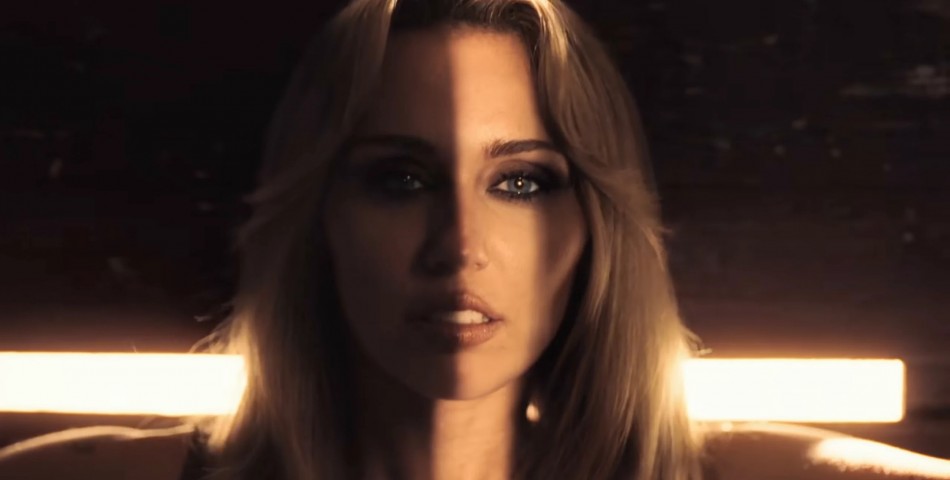 Miley Cyrus: Το «Different Religion» κάνει τον έρωτα μια σκοτεινή μορφή πίστης